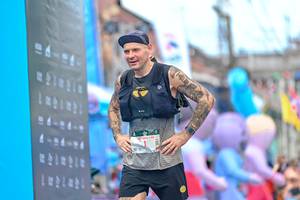 BIB: 140
                            <button type="button" onclick="openModal(24883709)" class="btn btn-primary btn-sm float-right btn-popup" data-toggle="modal" data-target=".modal-high-quality">
                        <i class="fas fa-shopping-cart"></i> Add to Cart
                    </button>
                                            <button type="button" onclick="isThisMe(24883709, true)" class="btn btn-success btn-sm float-right btn-popup btn-isme hidden" data-toggle="tooltip" data-placement="bottom" title="นี่คือรูปของคุณใช่ไหม คลิกที่นี่เพื่อเอาเข้าอัลบั้ม">
                        <i class="fas fa-plus"></i> Add to album
                    </button>
                    <button type="button" onclick="isThisMe(24883709, false)" class="btn btn-warning btn-sm float-right btn-popup btn-isnotme hidden">
                        <i class="fas fa-ban"></i> Remove from album
                    </button>